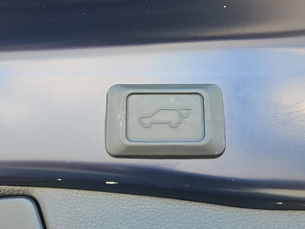 Used 2020 Toyota RAV4 XSE AWD/4WD image 14