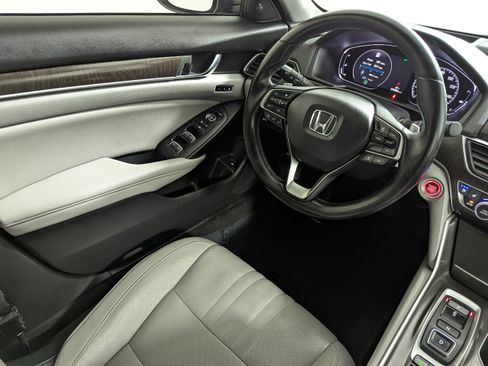 Used 2020 Honda Accord Touring image 9