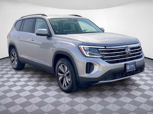 Certified 2026 Volkswagen Atlas SE FWD image 7