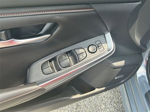 Certified 2024 Nissan Sentra SR w/ SR Premium Package image 16