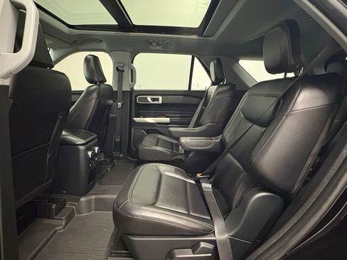 Used 2021 Ford Explorer XLT w/ Equipment Group 202A image 21