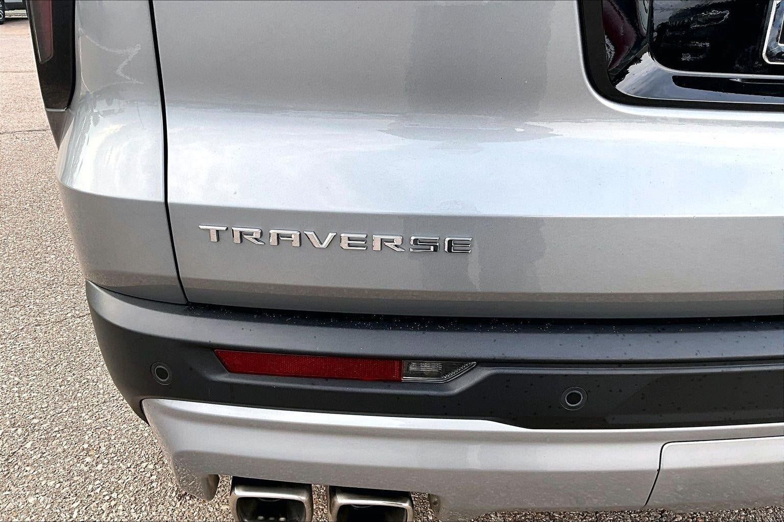 Used 2026 Chevrolet Traverse LT w/ Driver Confidence Package FWD image 8