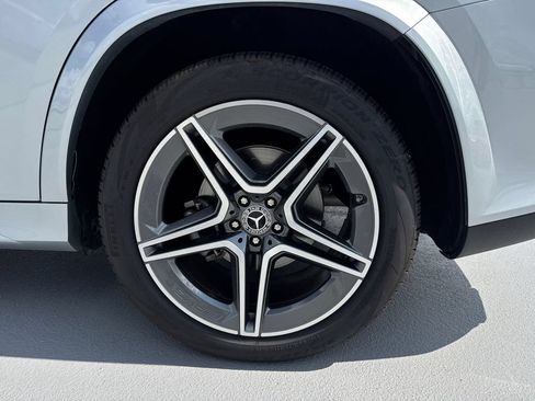 Used 2025 Mercedes-Benz GLS 450 4MATIC w/ AMG Line Exterior image 20