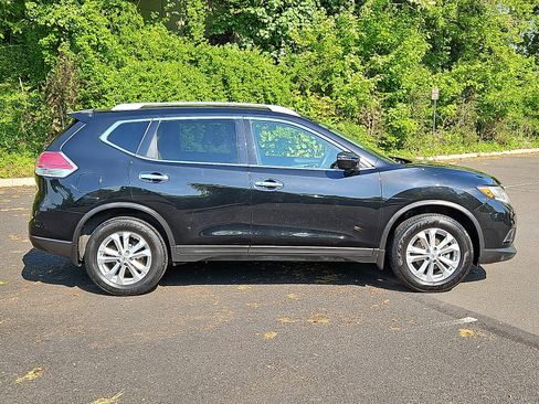 Used 2016 Nissan Rogue SV AWD/4WD image 7