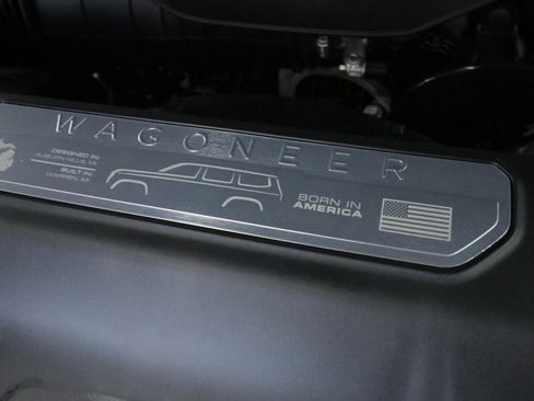 Used 2024 Jeep Wagoneer Series II AWD/4WD image 9