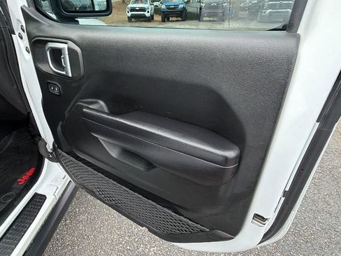 Used 2021 Jeep Wrangler Unlimited Rubicon w/ Xtreme Recon 35" Tire Package image 15