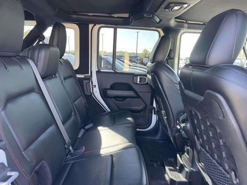 Used 2018 Jeep Wrangler Unlimited Rubicon image 13
