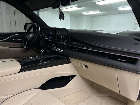Certified 2024 Cadillac Escalade Premium Luxury image 30