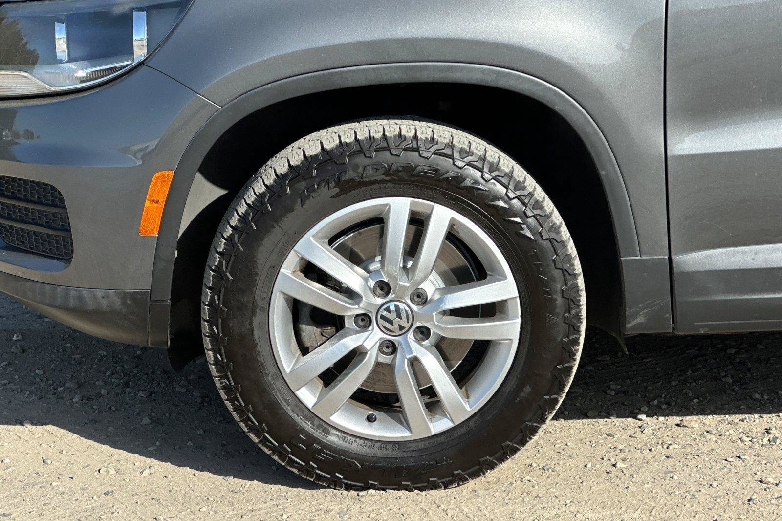 Used 2017 Volkswagen Tiguan S FWD image 24