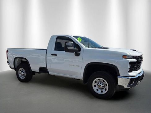 Used 2025 Chevrolet Silverado 2500 W/T RWD image 2