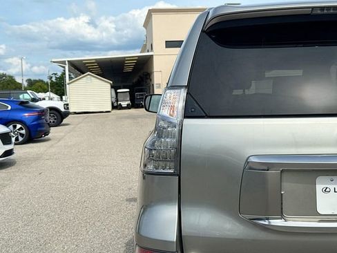 Used 2022 Lexus GX 460 Premium w/ Premium Plus Package AWD/4WD image 10