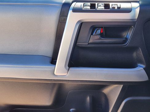 Used 2012 Toyota 4Runner SR5 image 25