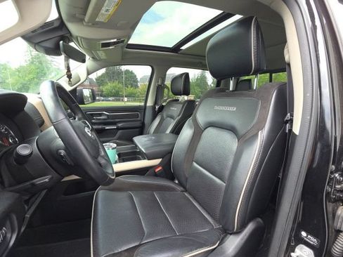 Used 2022 RAM 1500 Laramie AWD/4WD image 16