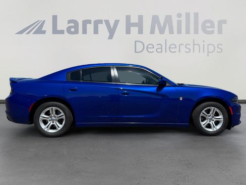 Used 2022 Dodge Charger SXT RWD image 6