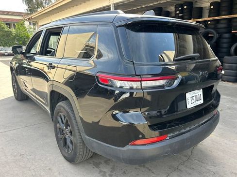 Used 2024 Jeep Grand Cherokee L Laredo image 4