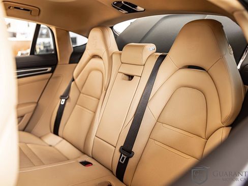 Used 2023 Porsche Panamera 4 Platinum Edition w/ Assistance Package AWD/4WD image 32