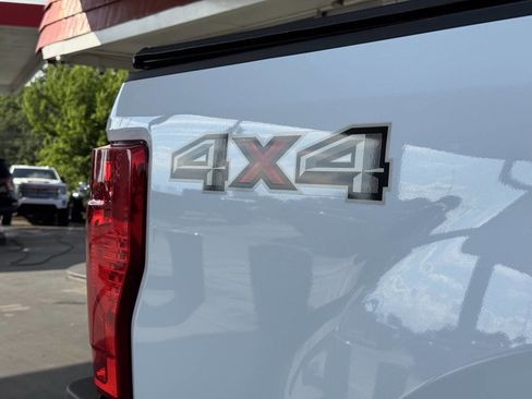 Used 2022 Ford F250 XL w/ STX Appearance Package AWD/4WD image 11