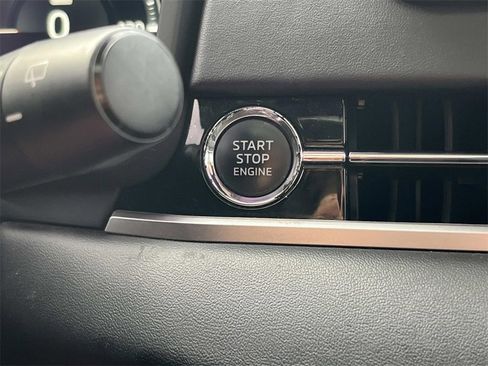 Used 2022 Mitsubishi Outlander SE image 26