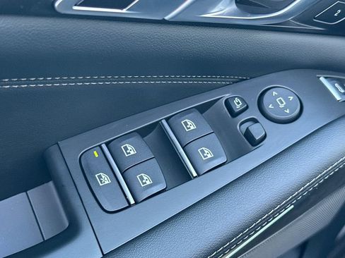 New 2026 BMW X5 sDrive40i w/ Climate Comfort Package image 11