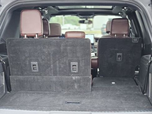 Used 2024 Ford Expedition Limited image 31