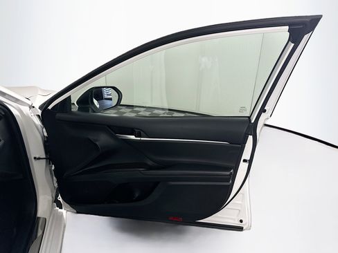 Used 2023 Toyota Camry SE w/ Convenience Package image 29