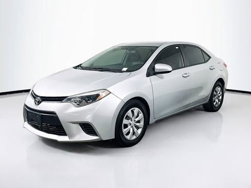 Used 2016 Toyota Corolla LE FWD image 3