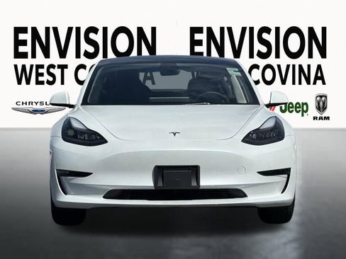 Used 2023 Tesla Model 3 Standard Range image 3