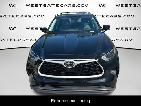 Used 2023 Toyota Highlander L FWD image 5