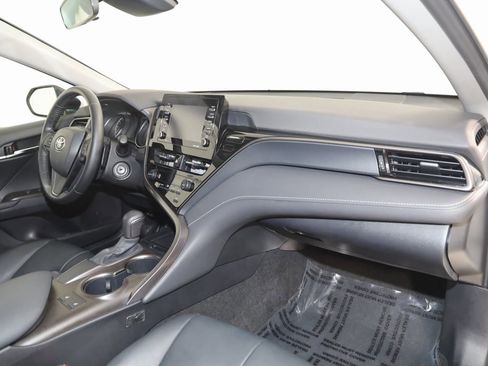 Used 2021 Toyota Camry SE image 37