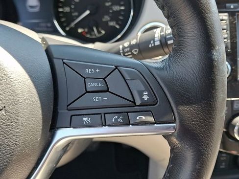 Used 2018 Nissan Rogue Sport SL AWD/4WD image 23
