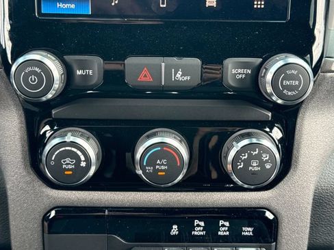 Used 2025 RAM 1500 Tradesman w/ Night Edition AWD/4WD image 27