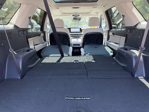 Used 2024 Hyundai Palisade Limited FWD image 21