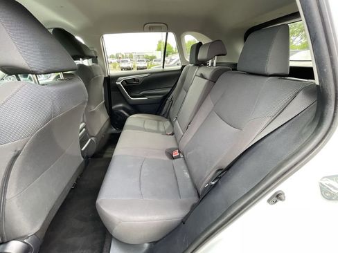 Used 2019 Toyota RAV4 LE w/ Carpet Mat Package AWD/4WD image 36
