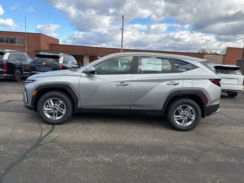 New 2026 Hyundai Tucson SE image 4