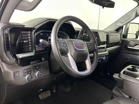 Used 2024 GMC Sierra 2500 SLE image 13