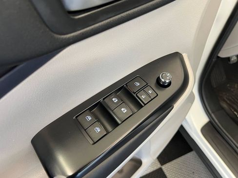 Used 2019 Toyota Highlander XLE AWD/4WD image 26