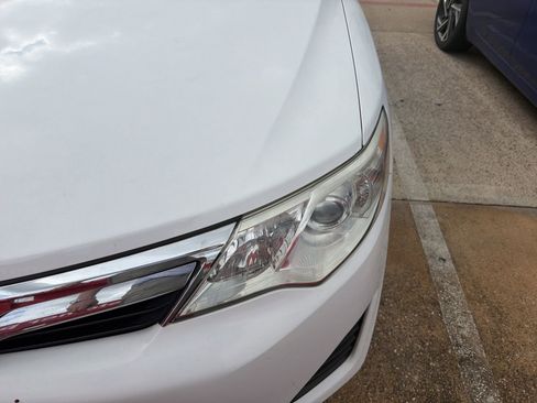 Used 2013 Toyota Camry LE image 18