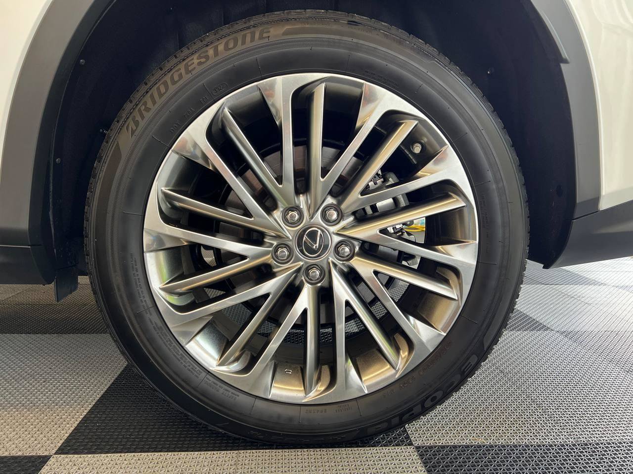 Used 2022 Lexus RX 450h AWD w/ Luxury Package image 32