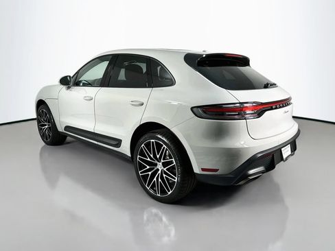 Certified 2026 Porsche Macan AWD/4WD image 3