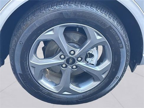 Used 2024 Ford Escape ST-Line image 28