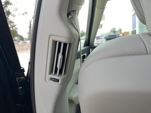 Certified 2023 Volvo XC60 B5 Plus w/ Climate Package image 16