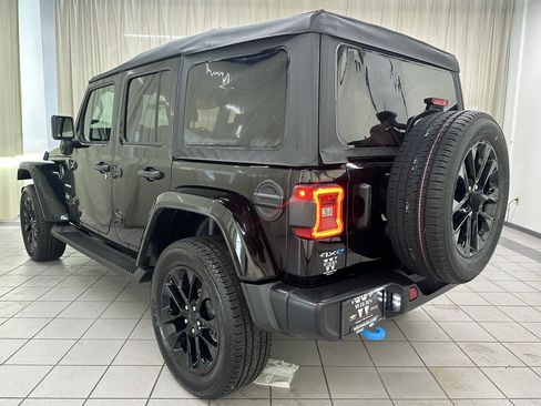 Used 2023 Jeep Wrangler Unlimited Sahara w/ Cold Weather Group AWD/4WD image 11