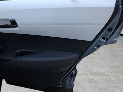 Used 2023 Toyota Corolla Cross L image 21