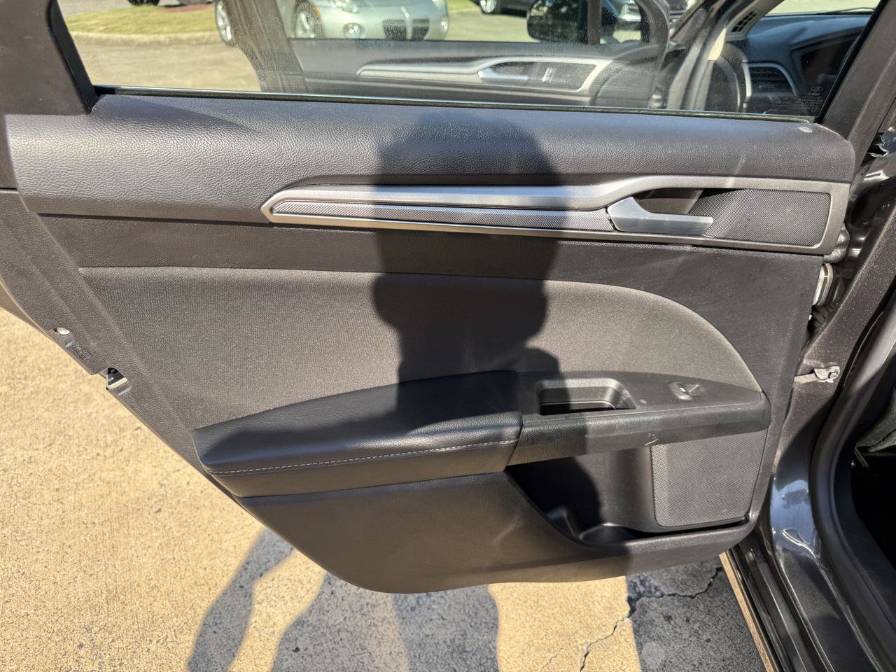 Used 2018 Ford Fusion SE w/ Fusion SE Technology Package FWD image 20