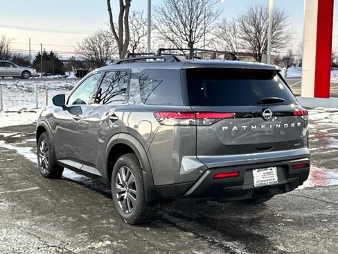 New 2025 Nissan Pathfinder SV w/ SV Premium Package image 6