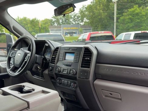 Used 2019 Ford F250 XL w/ STX Appearance Package AWD/4WD image 14