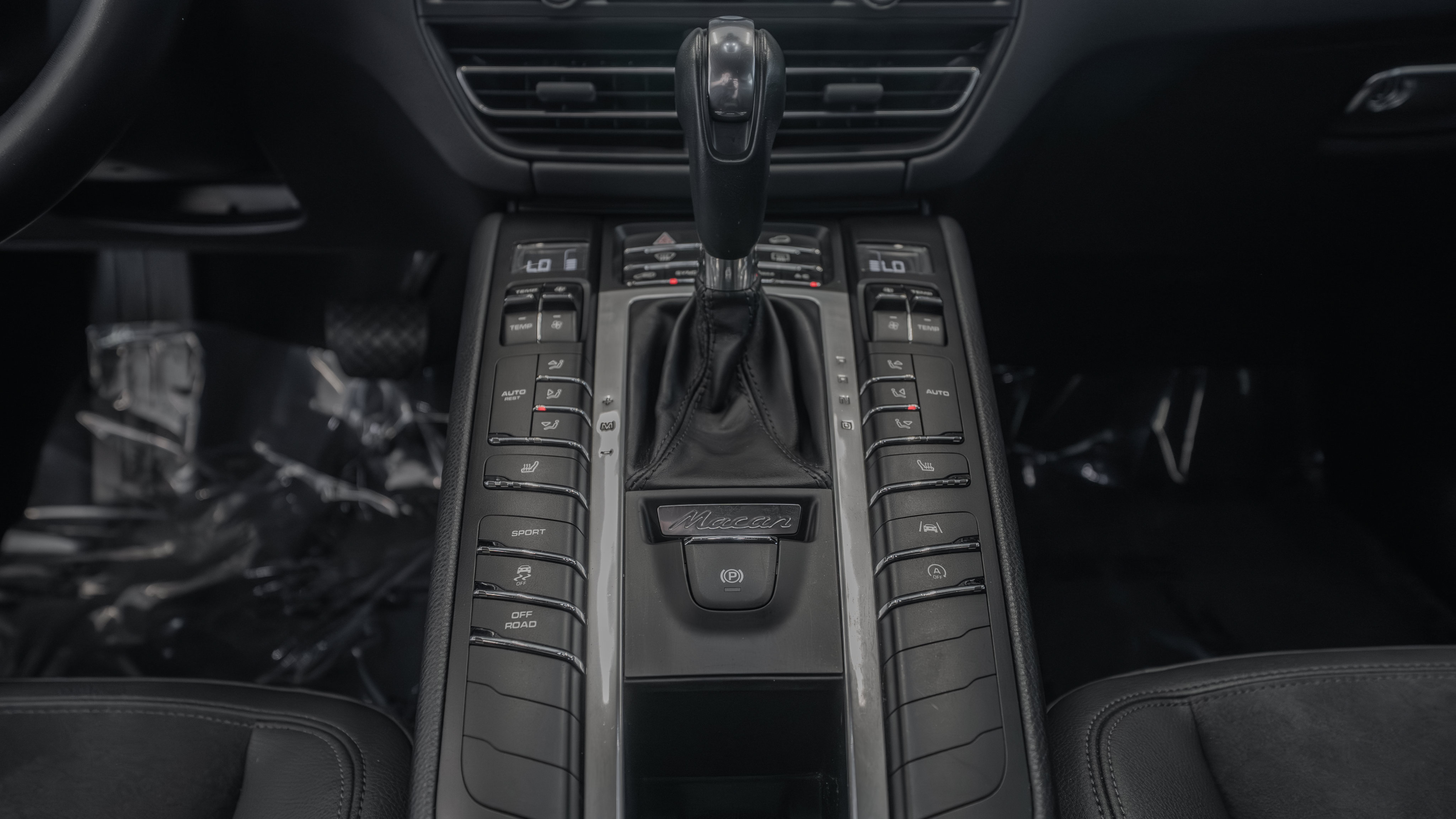 Used 2020 Porsche Macan AWD/4WD image 33