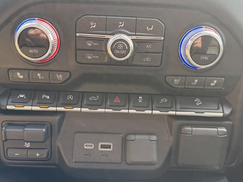 Used 2019 GMC Sierra 1500 AT4 w/ Off Road Performance Package image 22