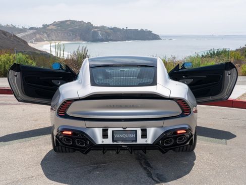 Used 2026 Aston Martin Vanquish image 7