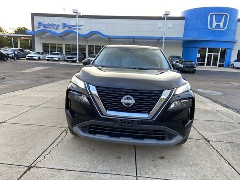 Used 2023 Nissan Rogue S FWD image 3